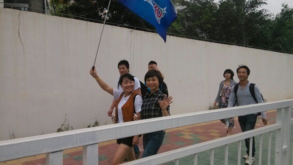 賡旭光電團隊徒步進(jìn)行中
